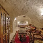 Проживание в семье Yoruk Stone House *